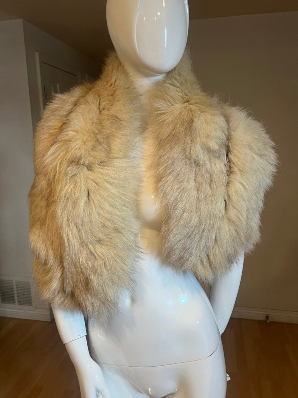 VINTAGE FOX FUR SHAWL GROSSGRAIN RIBBON INSET LUXURY WRAP